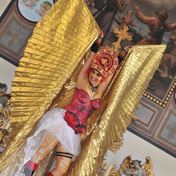 Weibsbilder by Claudia Häußer