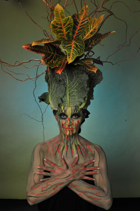 Weibsbilder by Claudia Häußer